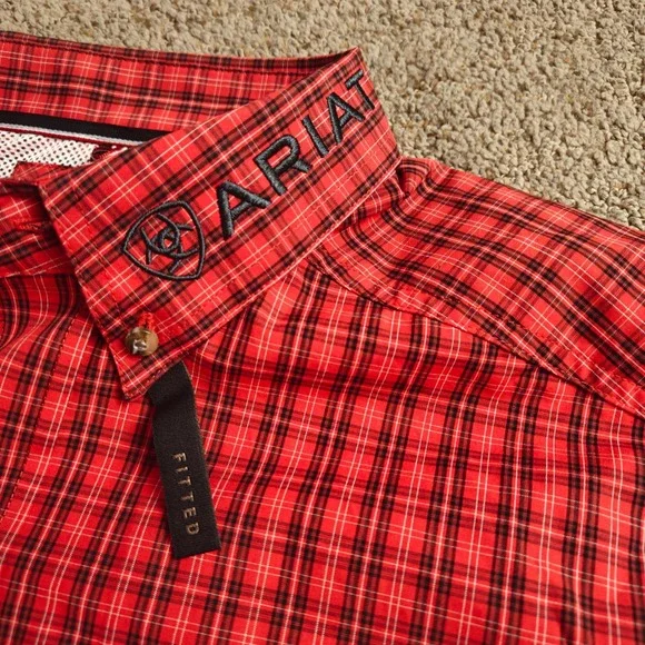 NWOT Ariat Pro Series Mens Red Plaid Long Sleeve Button Up Shirt Fitted Size L - Picture 3 of 16